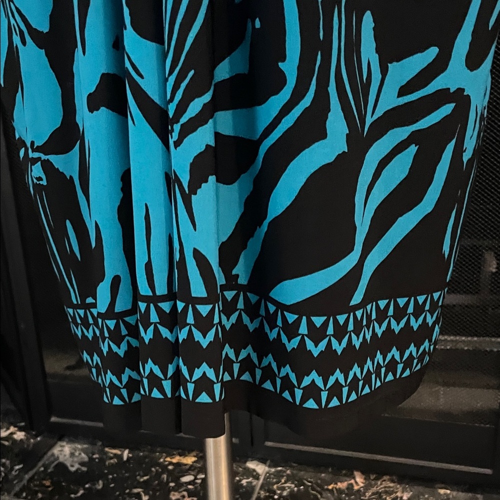 Serengeti Turquoise and Black Patterned Fabric - Picture 6 of 15